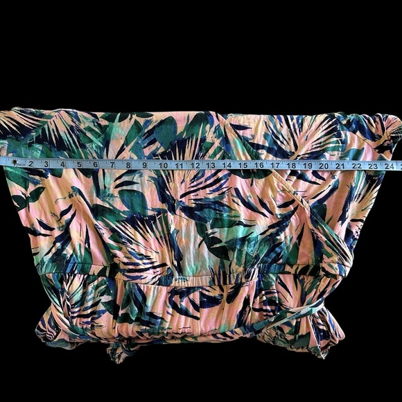 Torrid size 3 3X Super Soft Knit Tropical Print Shorts Romper Surplice V Neck - Picture 10 of 12